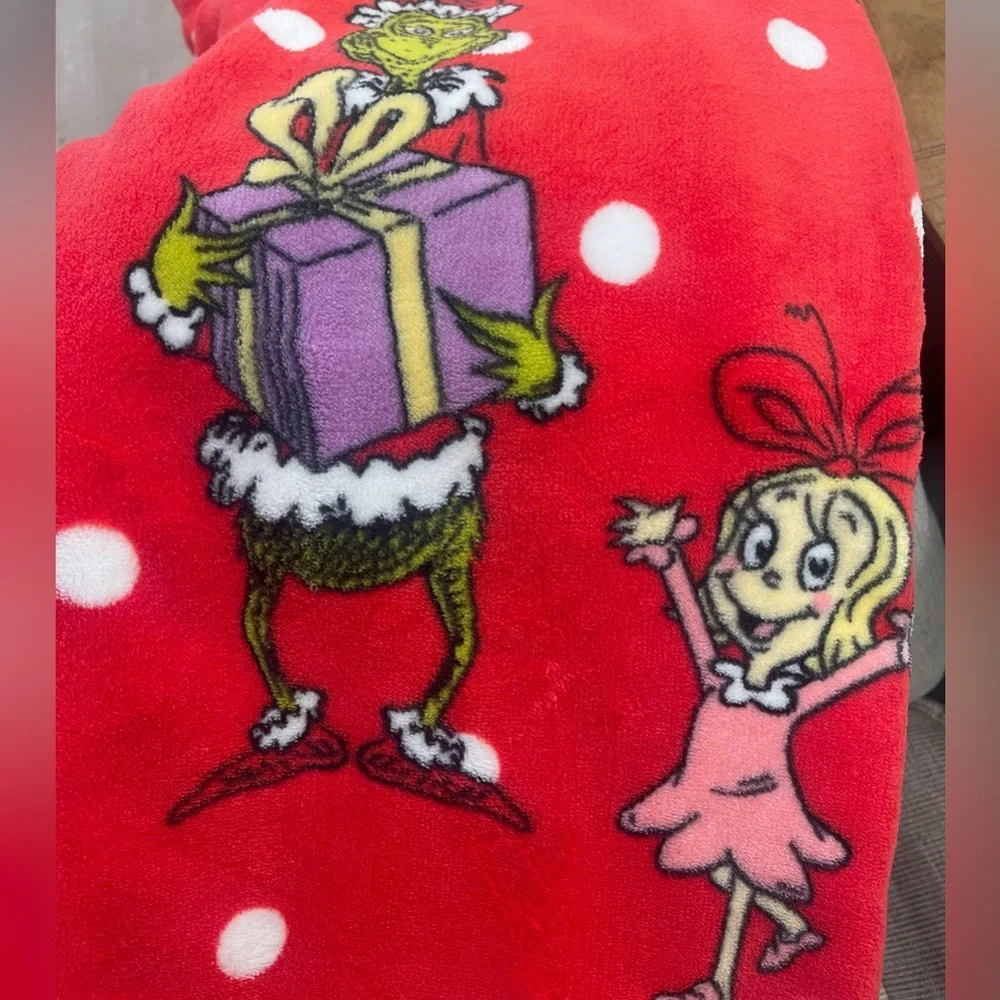 The Grinch Christmas Cindy Lou Who🎄 Red Holiday Plush Throw Blanket 60”x70 NWT